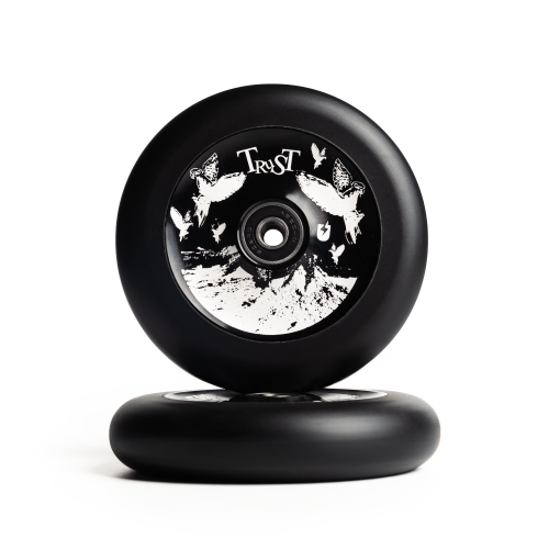 Самокат колеса Trust Рома Краснов (черный/белый)